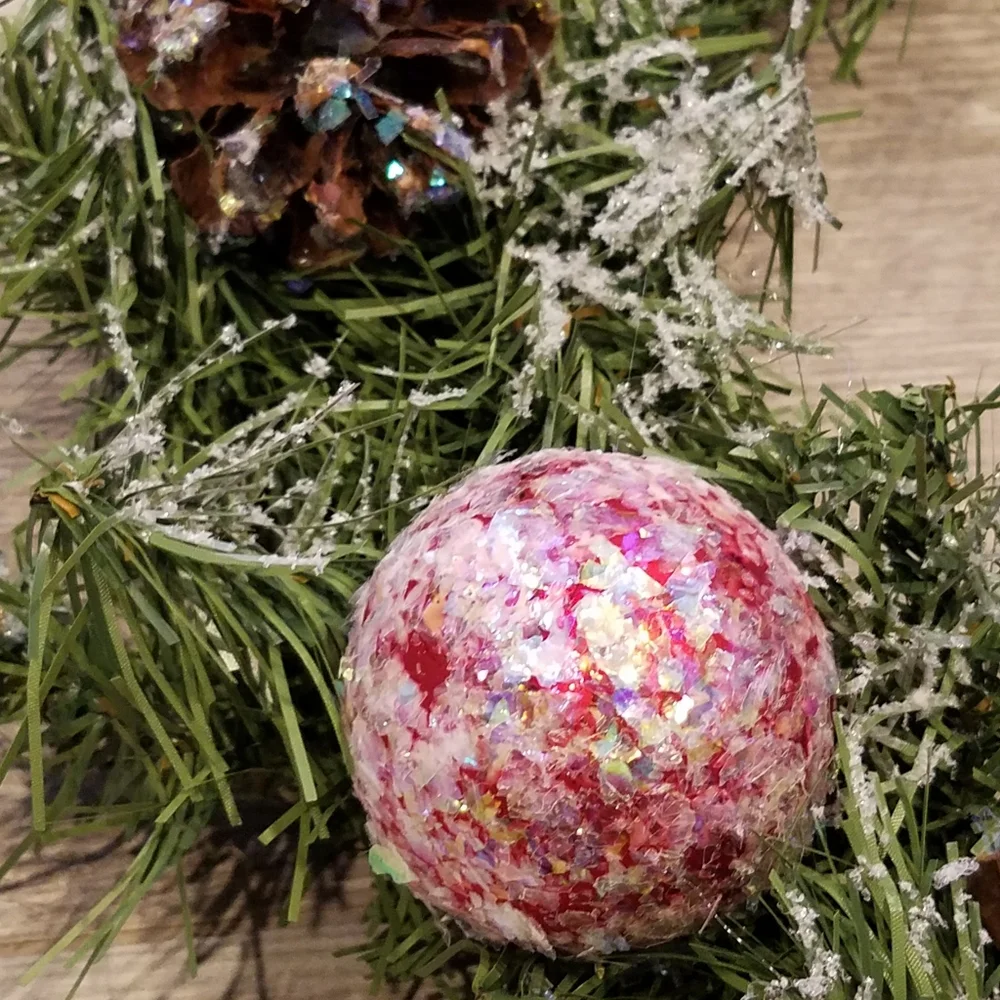 🎄Icy Pinecone & Bulb Wreath🎄